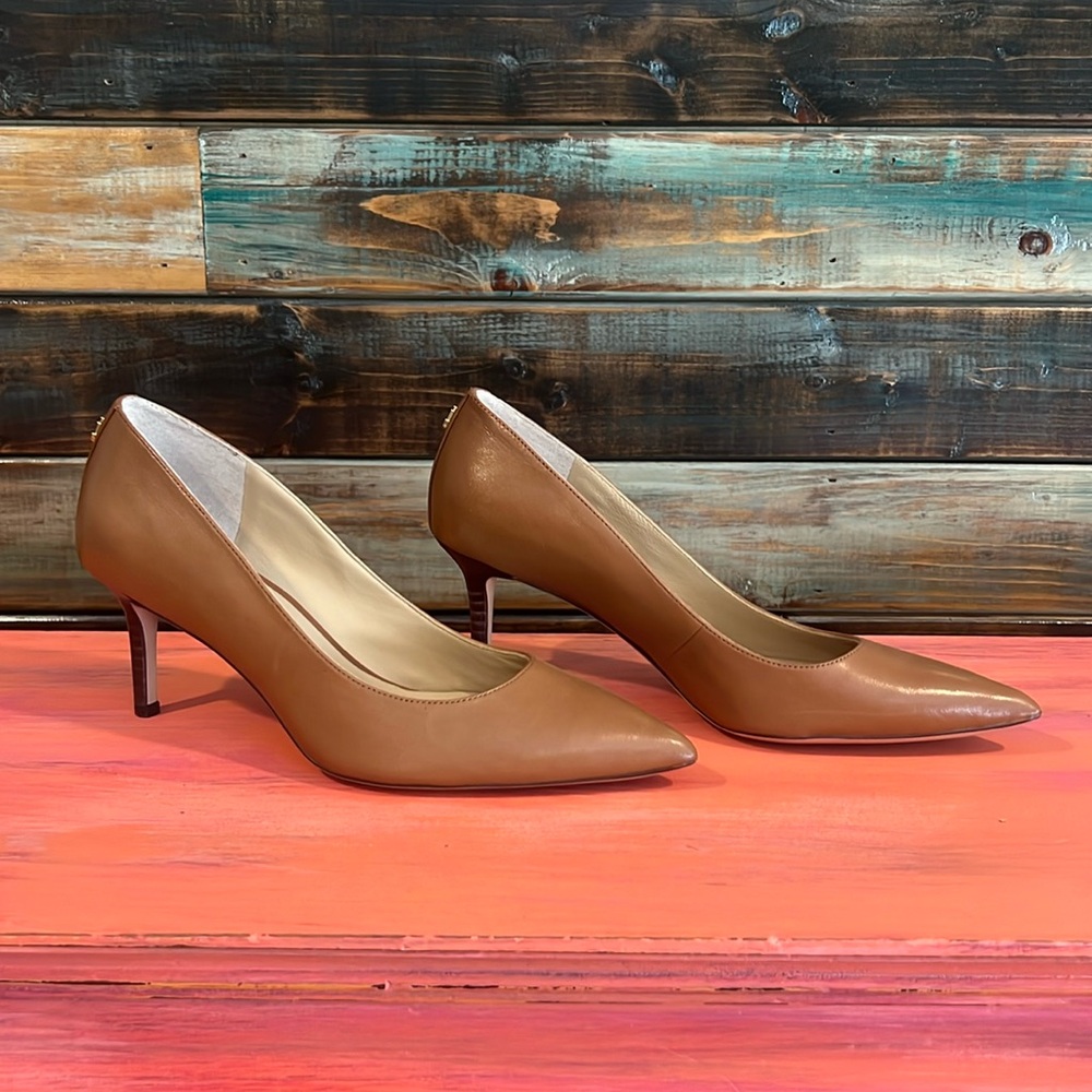 Ralph Lauren brown tan heels 6.5b pumps New